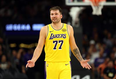 Дончич набрал 23 очка в первой четверти, повторив рекорд Кобе и Кузмы по результативности в первой четверти.