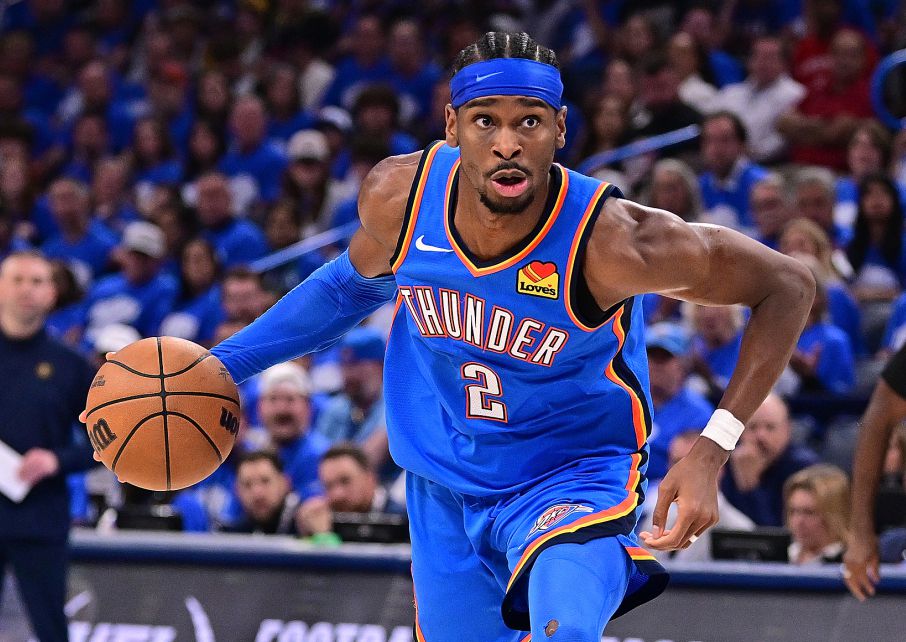 Заезд на три четверти! Александр быстро набрал 30+12, что привело команду к победной серии из 8 игр.